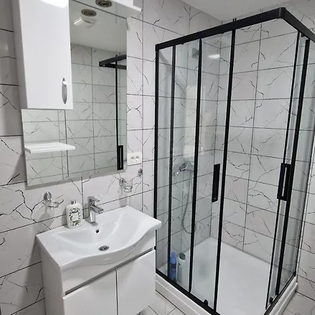 Apartman Tolosi 2 Podgoriçe