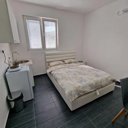 Apartman Tolosi 2 *